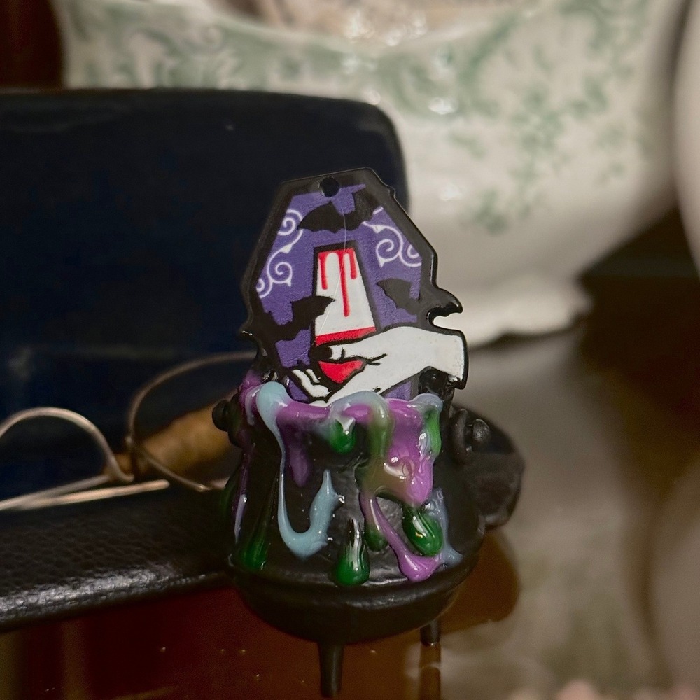 Miniature Witch's Cauldron with Bats